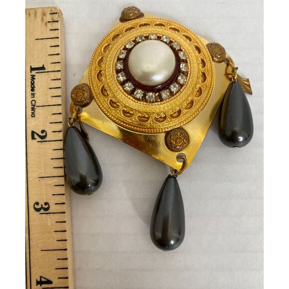 Vintage Patti Horn Brooch with Gold-Tone Filigree and Faux Pearl & Rhinestones - Picture 3 of 4